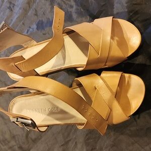 Women's shoes